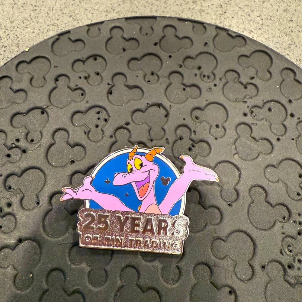 25 Years Pin Trading Figment Pin chaser